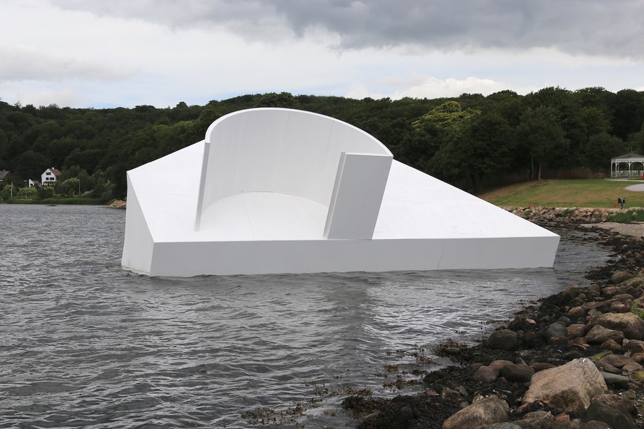 Flooded Modernity, Asmund Havsteen-Mikkelsen, art installation, Floating Art festival, Vejle Museum, Villa Savoye, Le Corbusier, modernity,