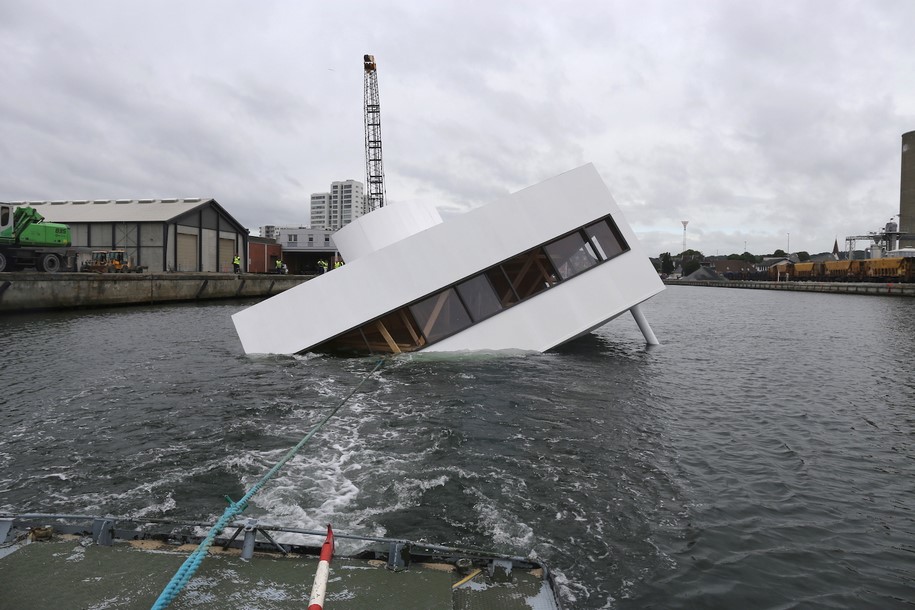 Flooded Modernity, Asmund Havsteen-Mikkelsen, art installation, Floating Art festival, Vejle Museum, Villa Savoye, Le Corbusier, modernity,