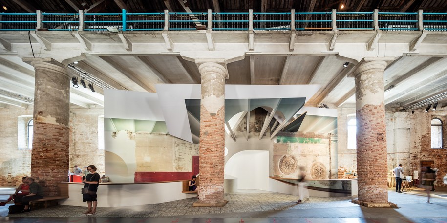 Archisearch “Liquid Light”, the replica of Sala Beckett, was unveiled at La Biennale di Venezia | Flores & Prats