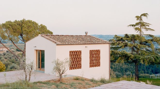 Archisearch - Domestic life redefined with simplicity and purity in Fienile N in Italy | by Fōntego Architettura