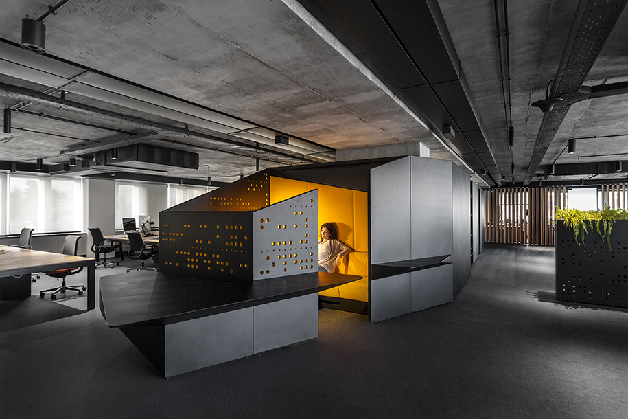 Archisearch FRANK & FAME OFFICES | Divercity Architects