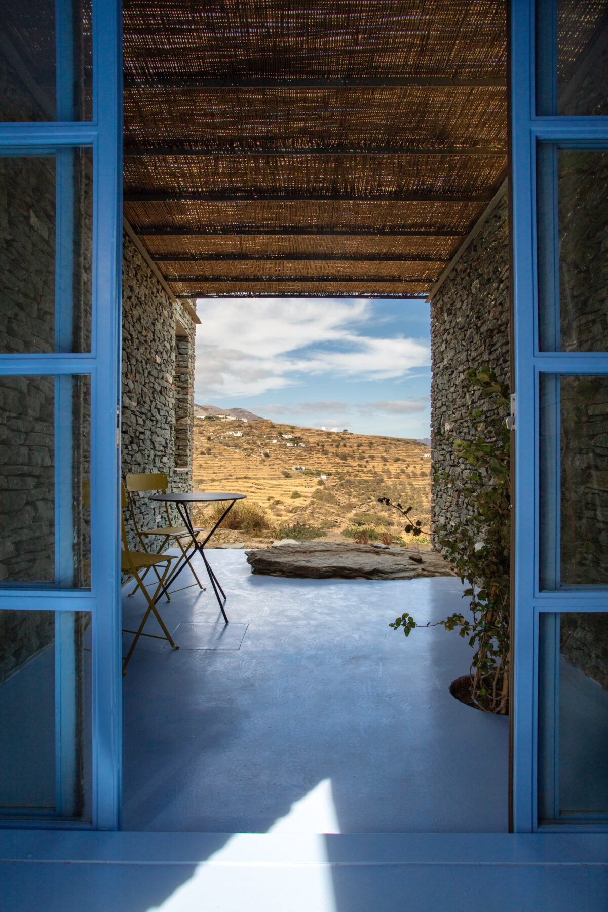 Archisearch Fyrgani holiday house in Sifnos island, Cyclades, Greece | AKA – APOSTOLOU COLAKIS ARCHITECTS