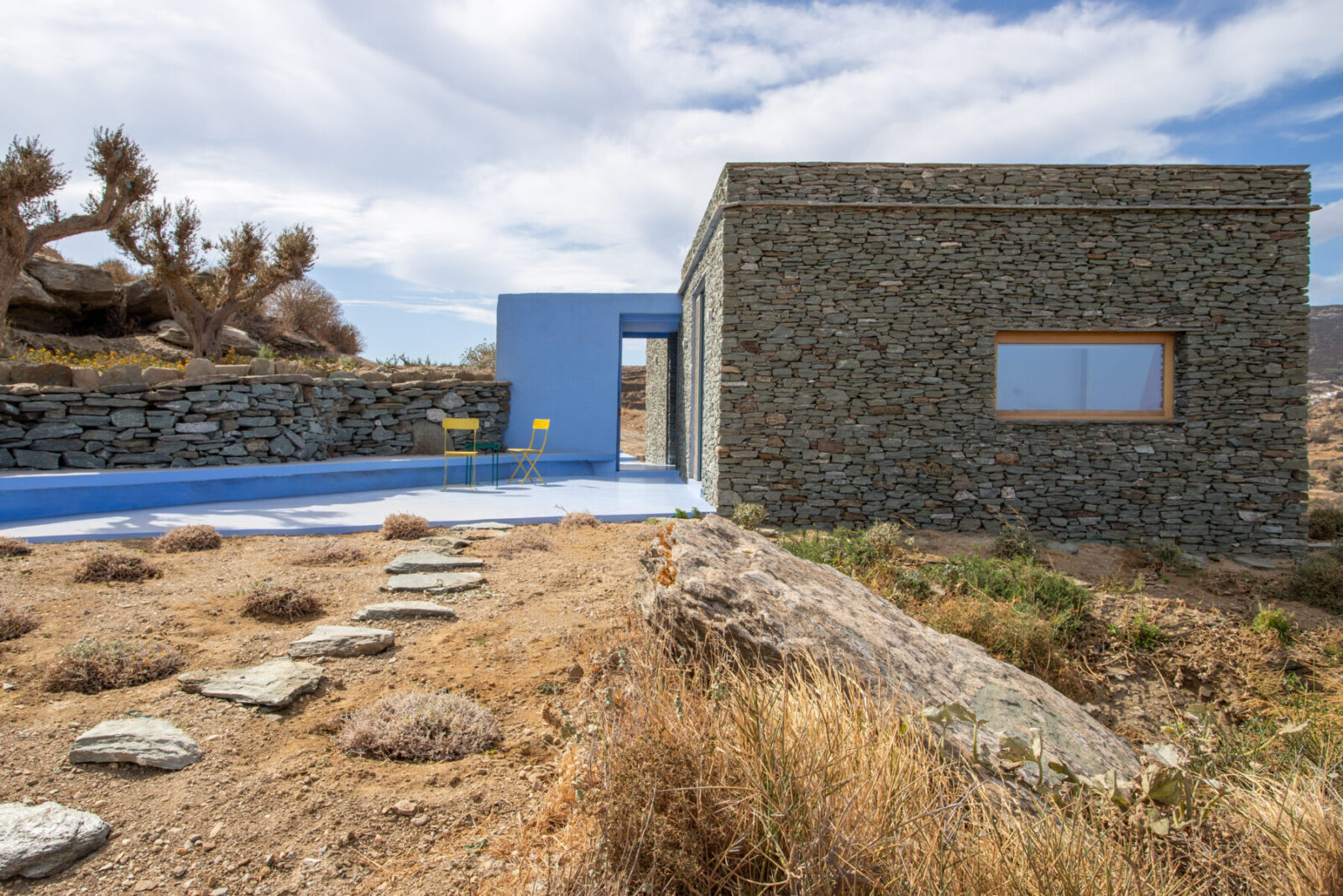 Archisearch Fyrgani holiday house in Sifnos island, Cyclades, Greece | AKA – APOSTOLOU COLAKIS ARCHITECTS