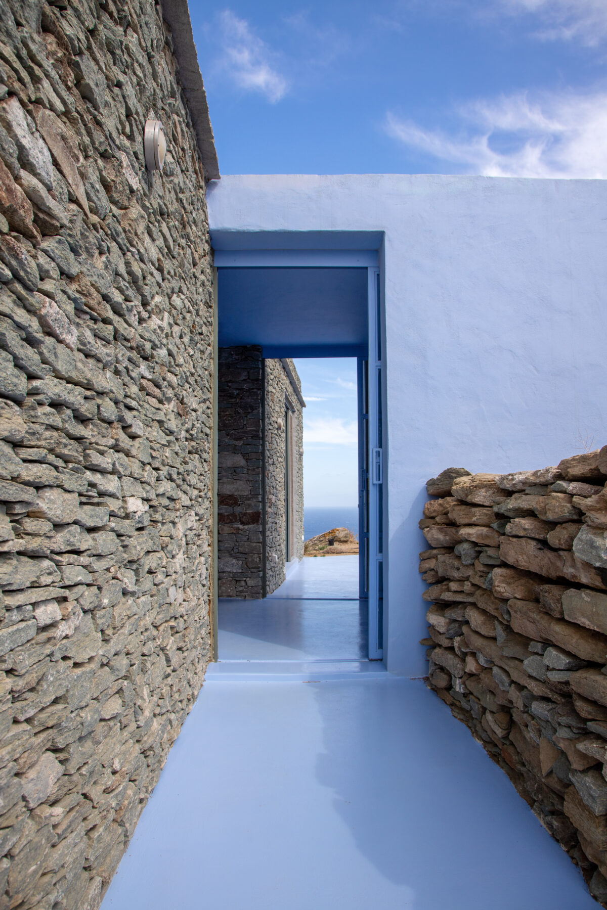 Archisearch Fyrgani holiday house in Sifnos island, Cyclades, Greece | AKA – APOSTOLOU COLAKIS ARCHITECTS