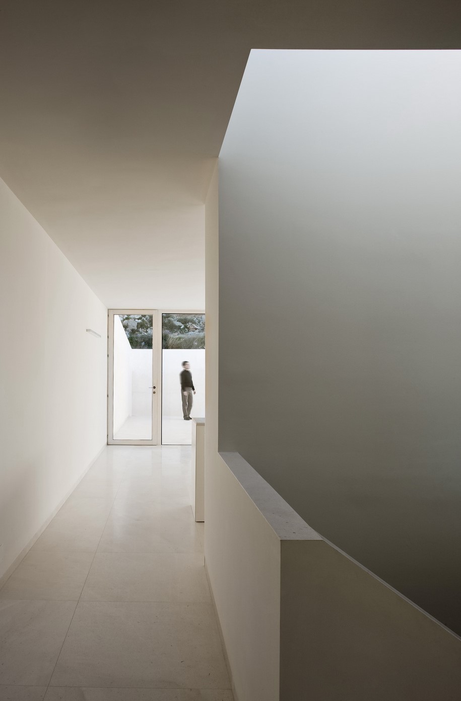 Archisearch CASA EN LA LADERA DE UN CASTILLO | Fran Silvestre Arquitectos