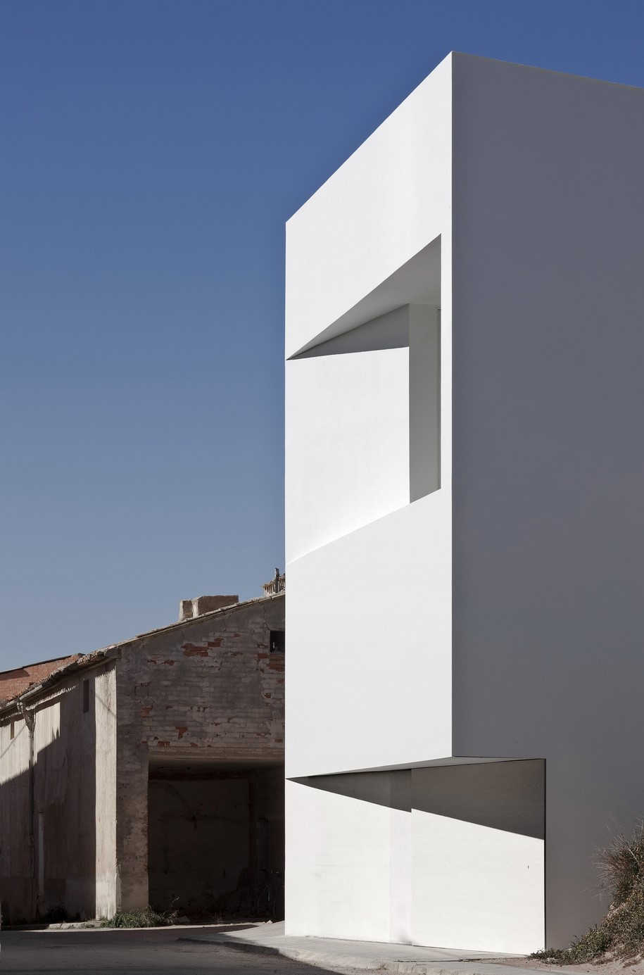 Fran Silvestre Arquitectos, CASA EN LA LADERA DE UN CASTILLO, HOUSE ON MOUNTAINSIDE OVERLOOKED BY CASTLE, house, mountain, Ayora, Valencia, Spain, spanish architecture