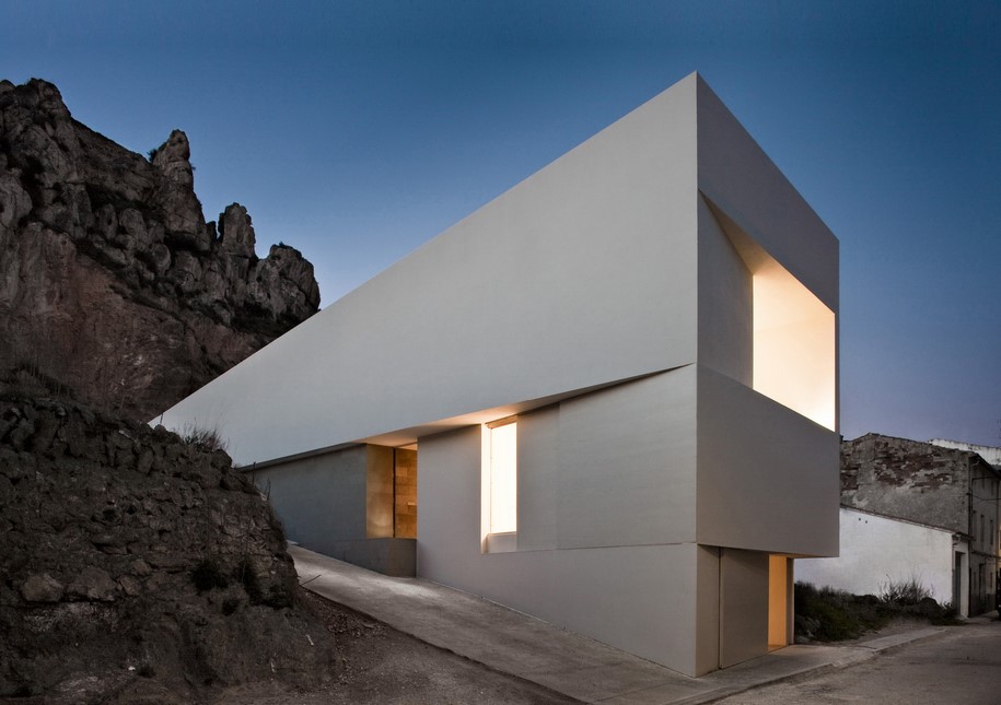 Fran Silvestre Arquitectos, CASA EN LA LADERA DE UN CASTILLO, HOUSE ON MOUNTAINSIDE OVERLOOKED BY CASTLE, house, mountain, Ayora, Valencia, Spain, spanish architecture