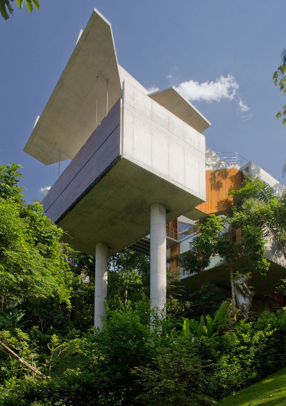 Archisearch spbr arquitetos designed a house that floats among the trees in Brazil