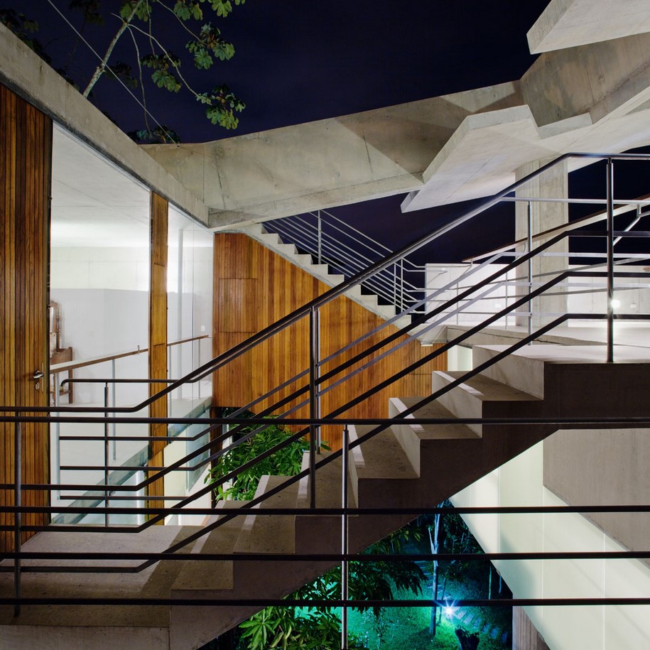 Archisearch spbr arquitetos designed a house that floats among the trees in Brazil