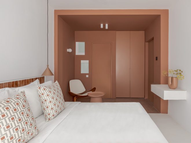 Archisearch - Χρώμα και φως στο Aegean Color Rooms στην Πάρο | από τους The Hive Architects