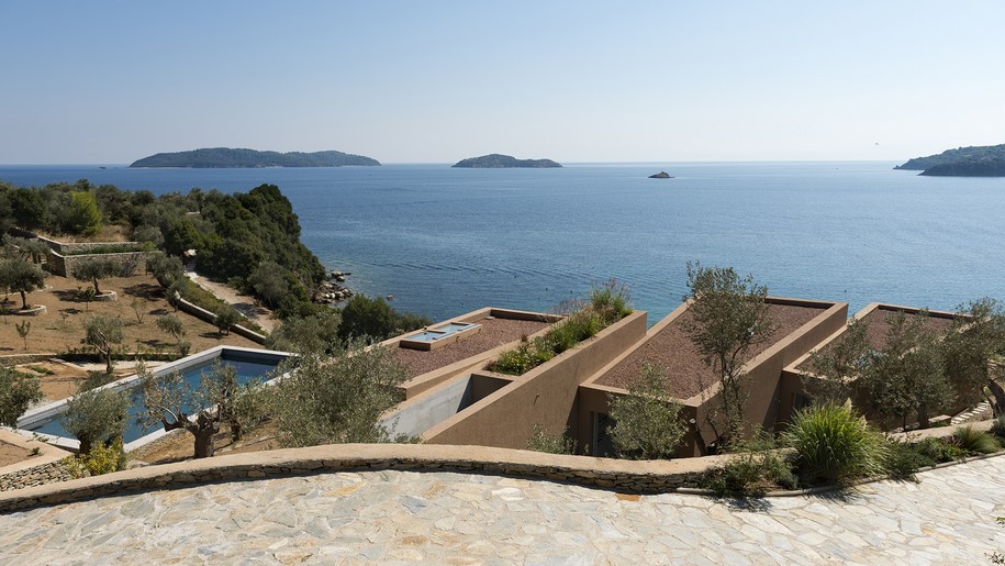 House in Achladies, Lydia Xynogala, Skiathos, retaining walls, marble, plaster render, coastal home, Greece, vacation house, Yiorgis Yerolymbos, sew view