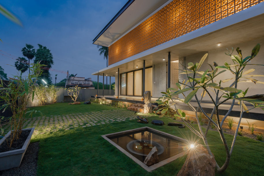 House in a grove, STO.M.P, Chettinad, Tamil Nadu, India, 2018