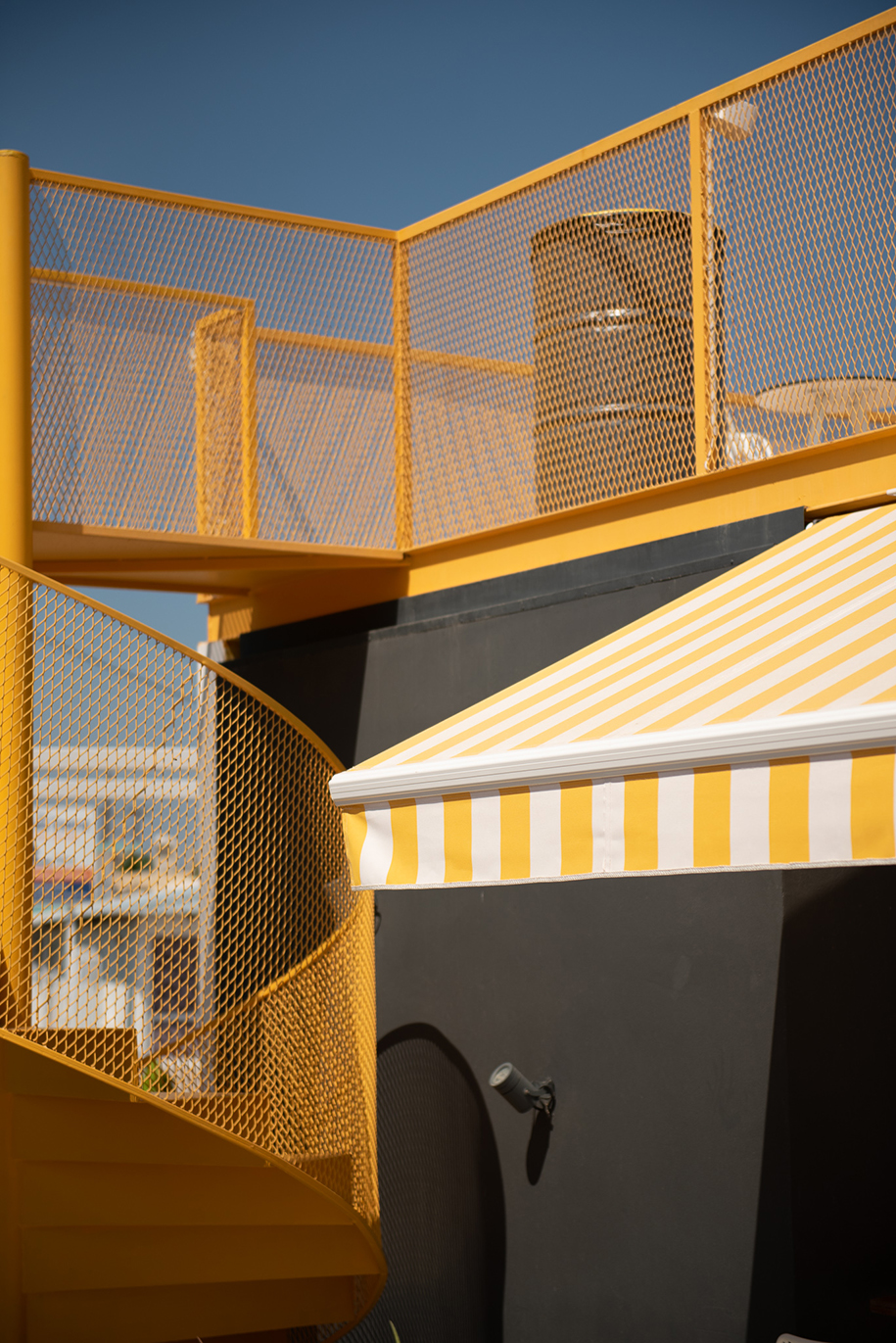 Archisearch Iceconetainer: a pop gelateria made from containers in Rhodes | South costruction