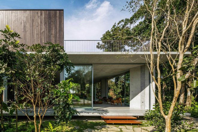Archisearch - Brazilian Nature Surrounds this House at Itamambuca Beach / Gui Mattos
