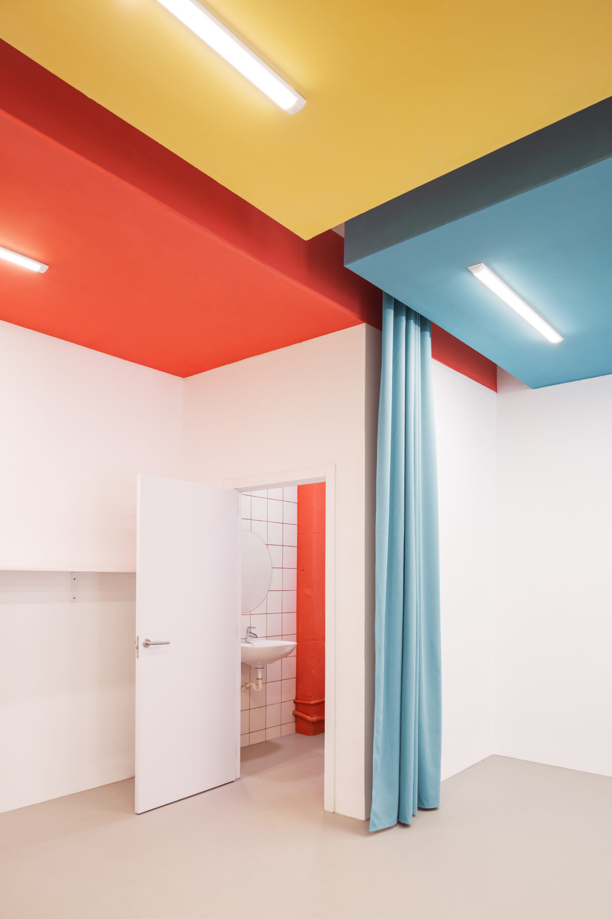 Multipurpose Coworking Space In Barcelona By Midori Arquitectura Multipurpose Coworking Space In Barcelona By Midori Arquitectura