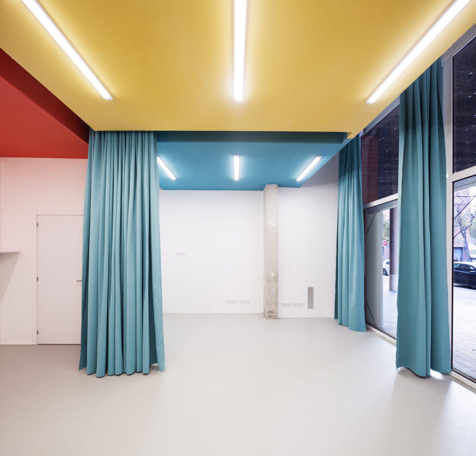 Multipurpose Coworking Space In Barcelona By Midori Arquitectura Multipurpose Coworking Space In Barcelona By Midori Arquitectura