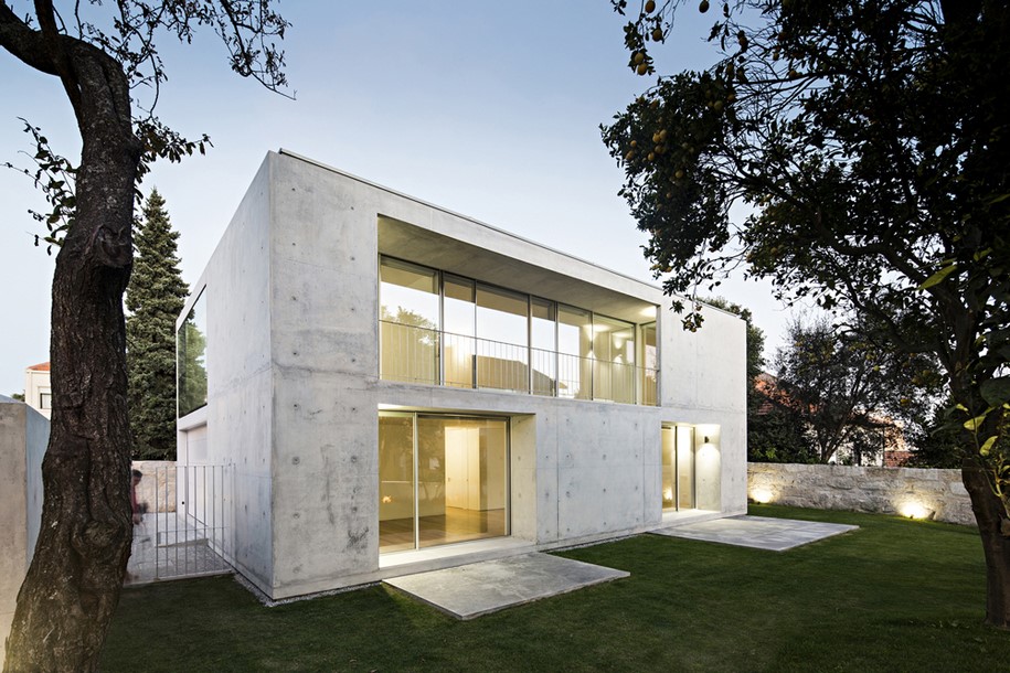 Archisearch Portuguese architect João Vieira de Campos designed HOUSE IN SERRALVES