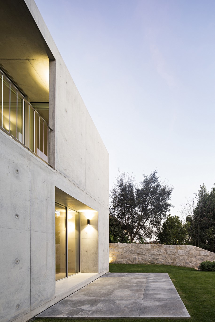 CASA NO PORTO, joão Vieira de Campos, HOUSE IN SERRALVES, Portugal, 2017, SERRALVES