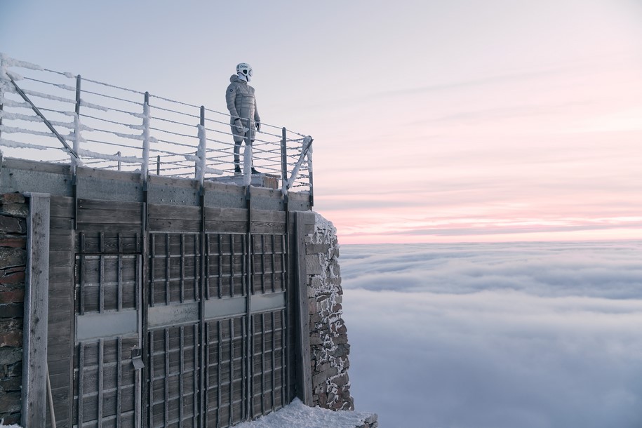 Jan Kriwol, anomaly, modern architecture, fashion, photography, snow, brutal, weather station, Lange & Lange, clothing brand, Pajak Sport 