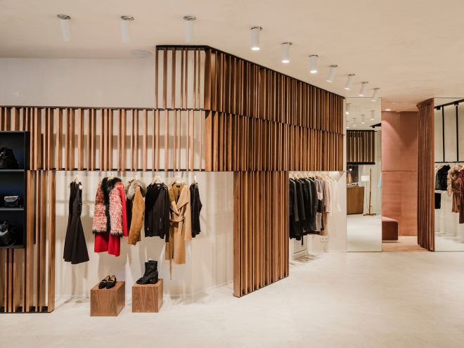 Archisearch - WATCHING CASA MILÀ Javier Simorra Flagship Store | Mesura