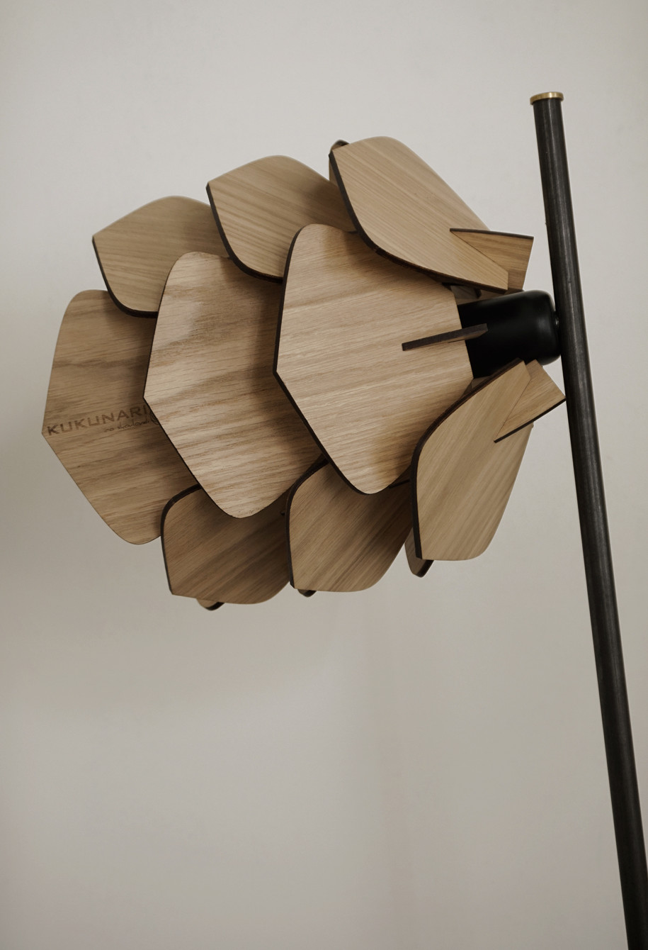 Archisearch KUKUNARI one line: the new collection of parametric wooden lamps by Greek architect Iro Skouloudi