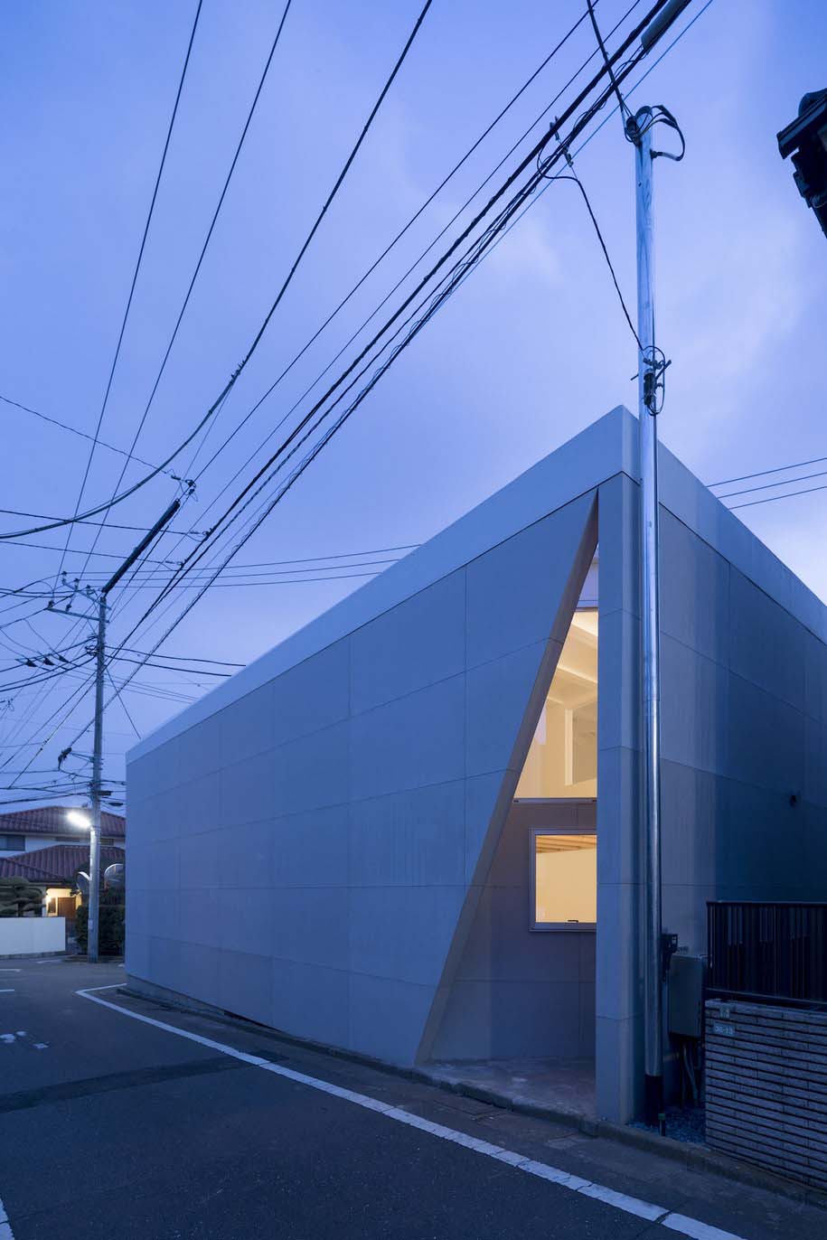 Archisearch Kamiuma House, designed by CHOP+ARCHI, creates modulated connections in Tokyo