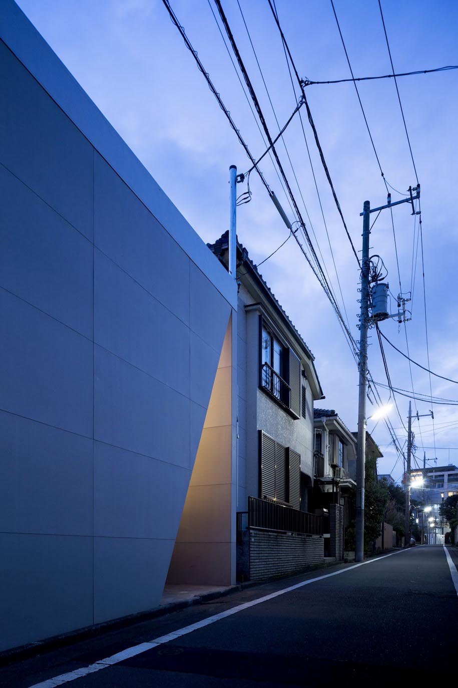Archisearch Kamiuma House, designed by CHOP+ARCHI, creates modulated connections in Tokyo