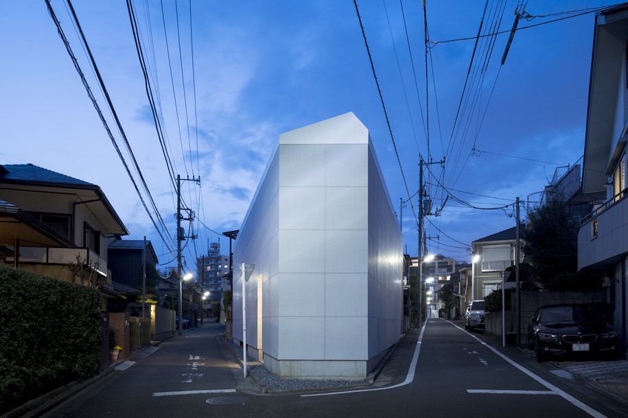 Archisearch Kamiuma House, designed by CHOP+ARCHI, creates modulated connections in Tokyo