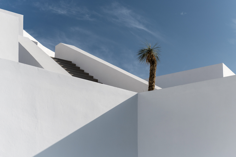 Archisearch Saint Hotel in Oia, Santorini by Kapsimalis Architects