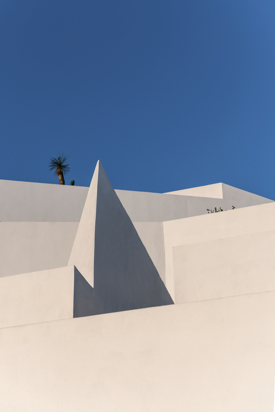 Archisearch Saint Hotel in Oia, Santorini by Kapsimalis Architects