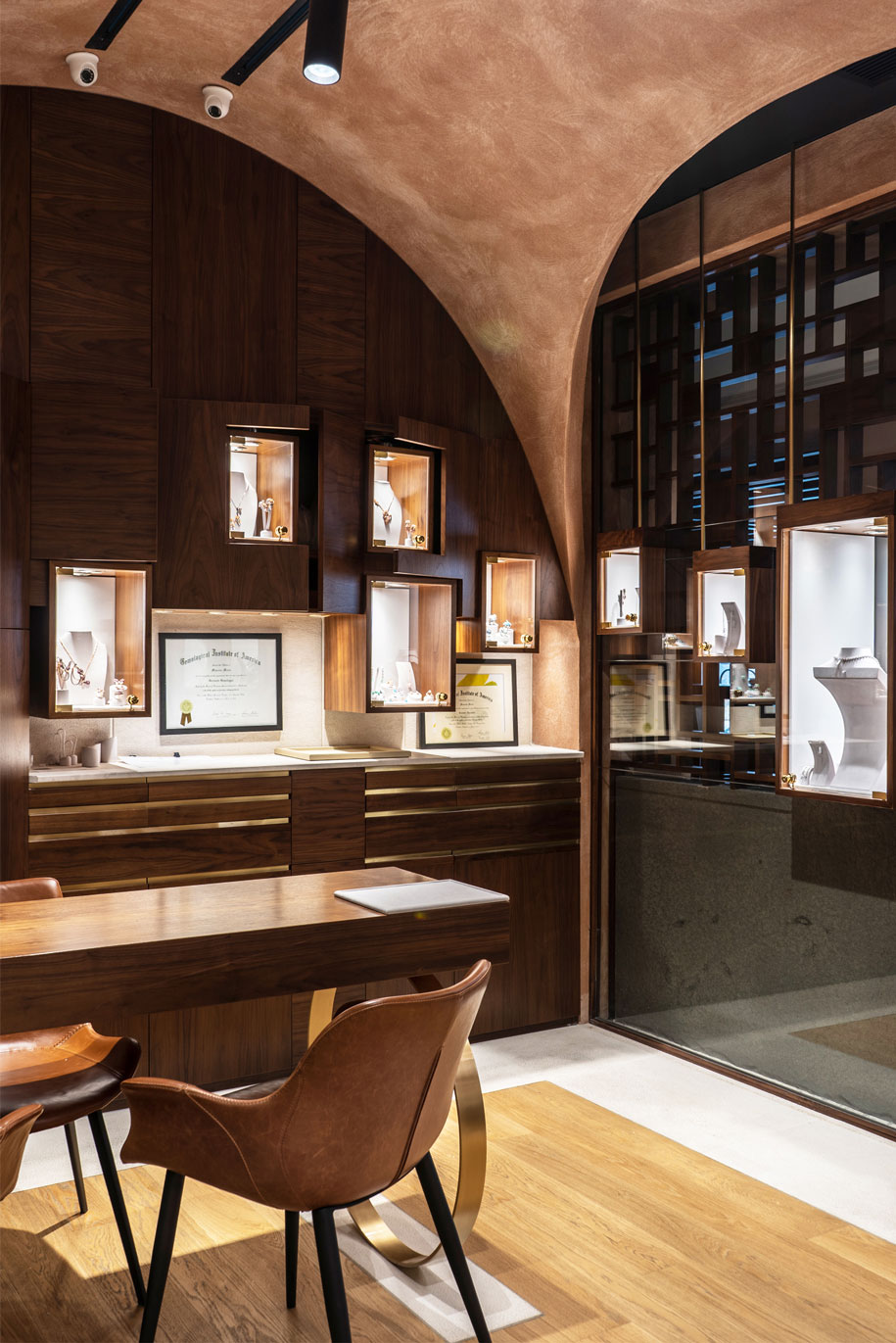 Archisearch LMARIS jewelry shop in Blue Palace Hotel | ENTOPOS ARCHITECTS