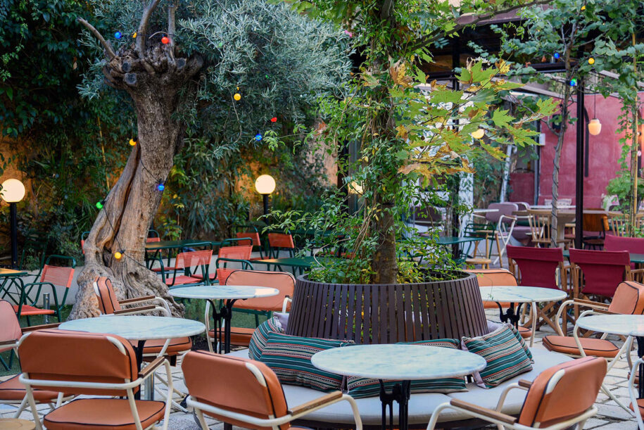 Archisearch ΛΟΚΑΛΙ All Day Café Bar Restaurant in Psyri, Athens | Cluster Architects