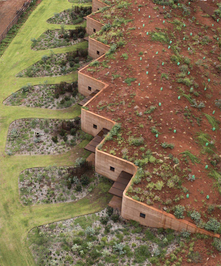 The Great Wall of WA, Luigi Rosselli architects, Australia, rammed earth,  naturally cooled, nature, architecture, landscape, earth formations, cemetery, residences, chapel