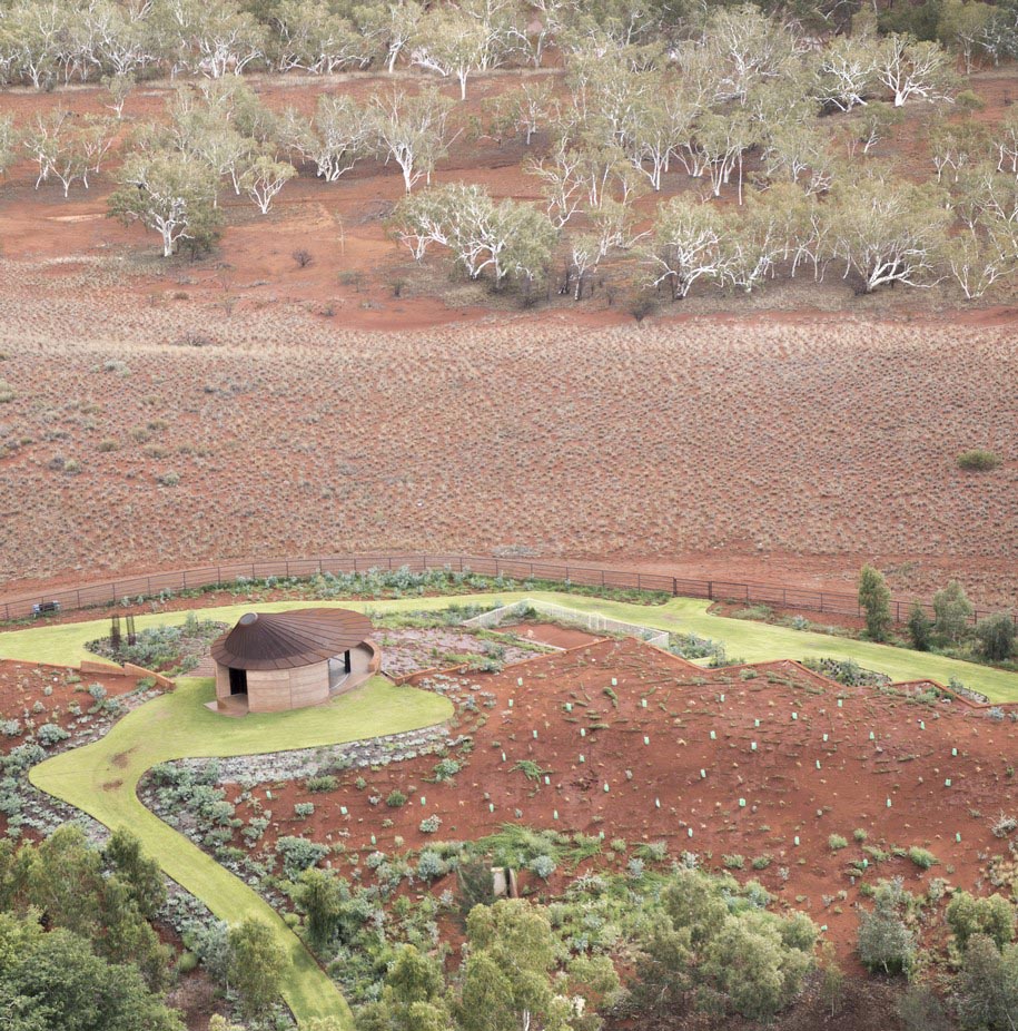 The Great Wall of WA, Luigi Rosselli architects, Australia, rammed earth,  naturally cooled, nature, architecture, landscape, earth formations, cemetery, residences, chapel
