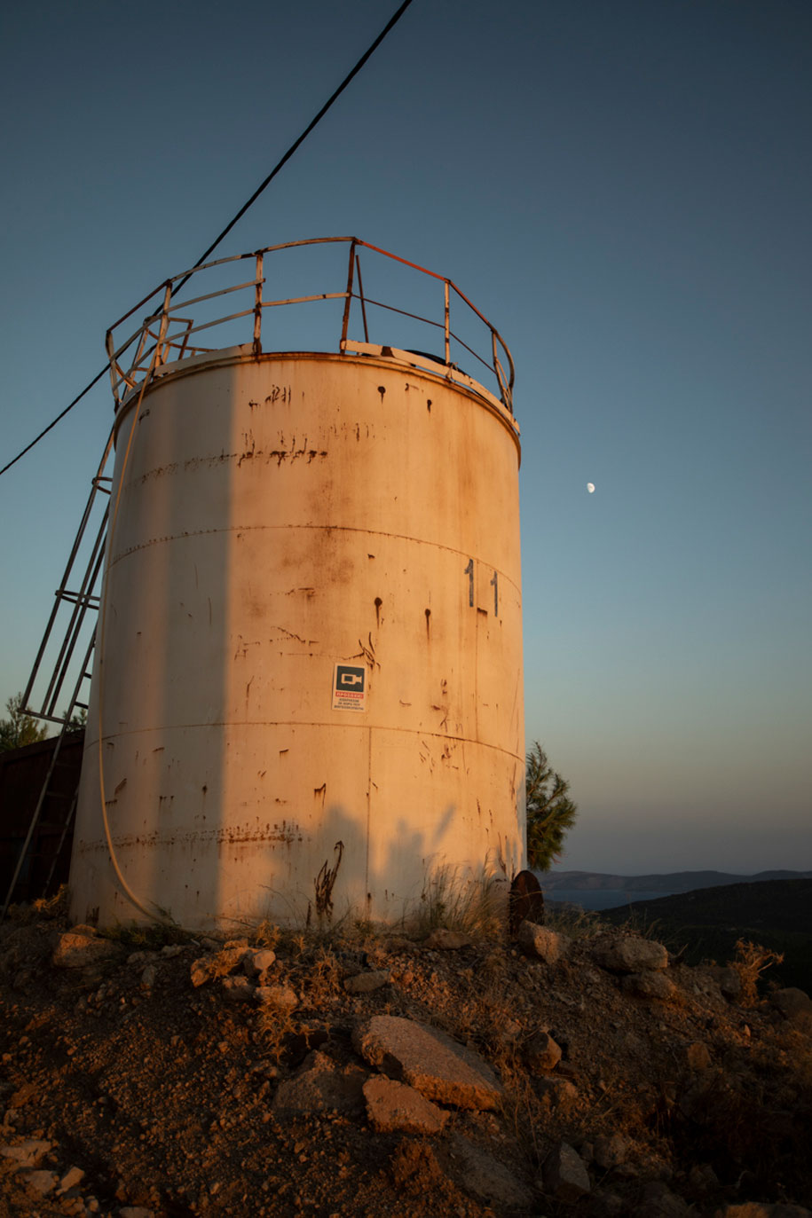 Archisearch Man on the Moon: Architects' weekend at the Didima quarry of Marmyk Iliopoulos