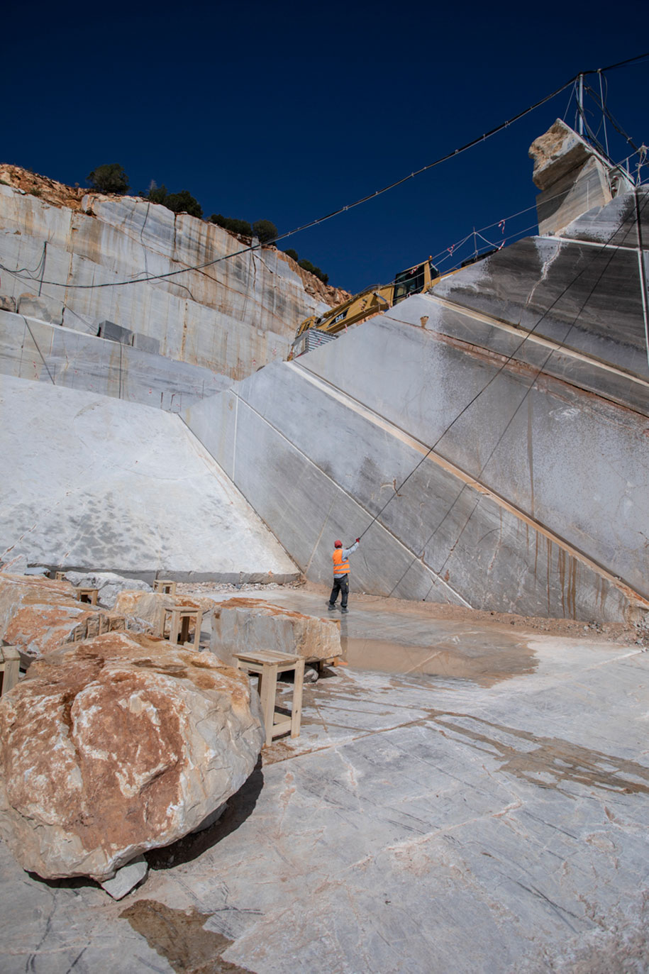 Archisearch Man on the Moon: Architects' weekend at the Didima quarry of Marmyk Iliopoulos
