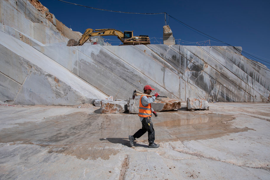 Archisearch Man on the Moon: Architects' weekend at the Didima quarry of Marmyk Iliopoulos