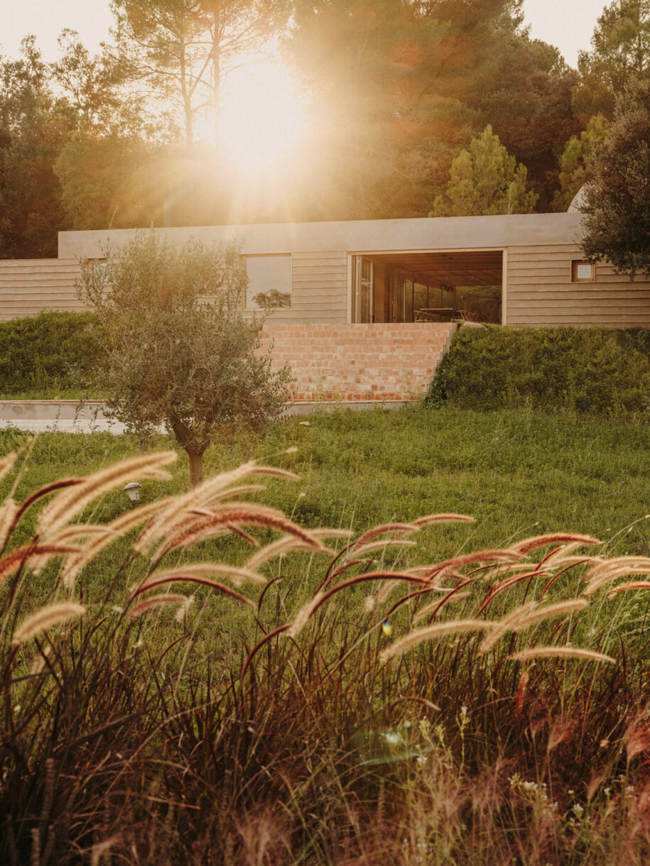 Archisearch Casa Ter: a family house in Baix Empordà, Spain by MESURA