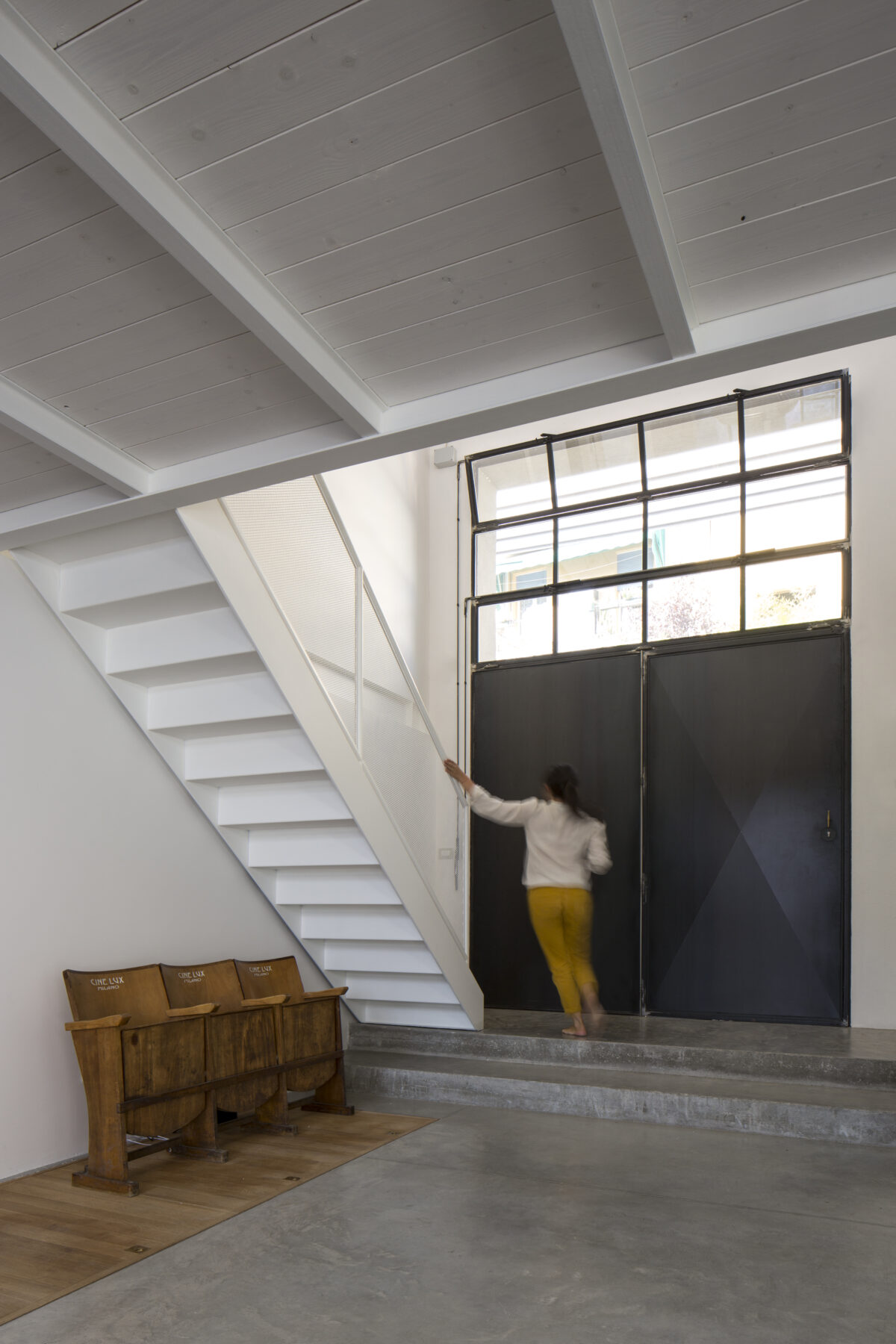 Archisearch Architects Luca Bertacchi & Sara Bergami design a loft in Bologna using FerroFinestra W40 steel system by Ottostumm | Mogs