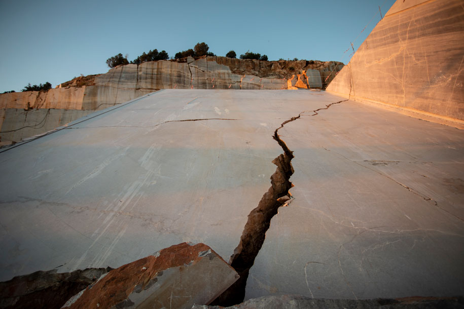 Archisearch Man on the Moon Volume 2: Architects' weekend at the Didima quarry of Marmyk Iliopoulos