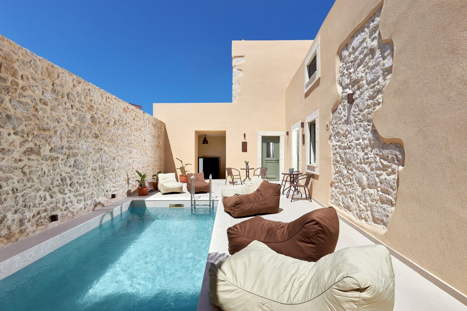 Archisearch VinDimora | Μετατροπή πέτρινης κατοικίας σε ξενώνα στο Ηράκλειο Κρήτης από το γραφείο Aegean Design