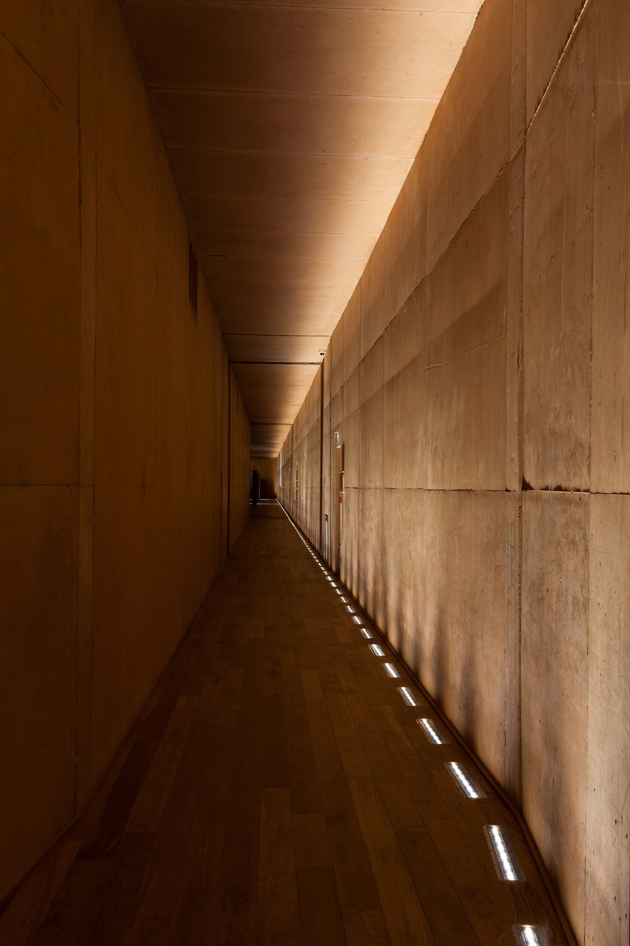 Archisearch The Rivesaltes Memorial is compressed between earth and sky, between past and memory / Rudy Ricciotti, Passelac & Roques Architects