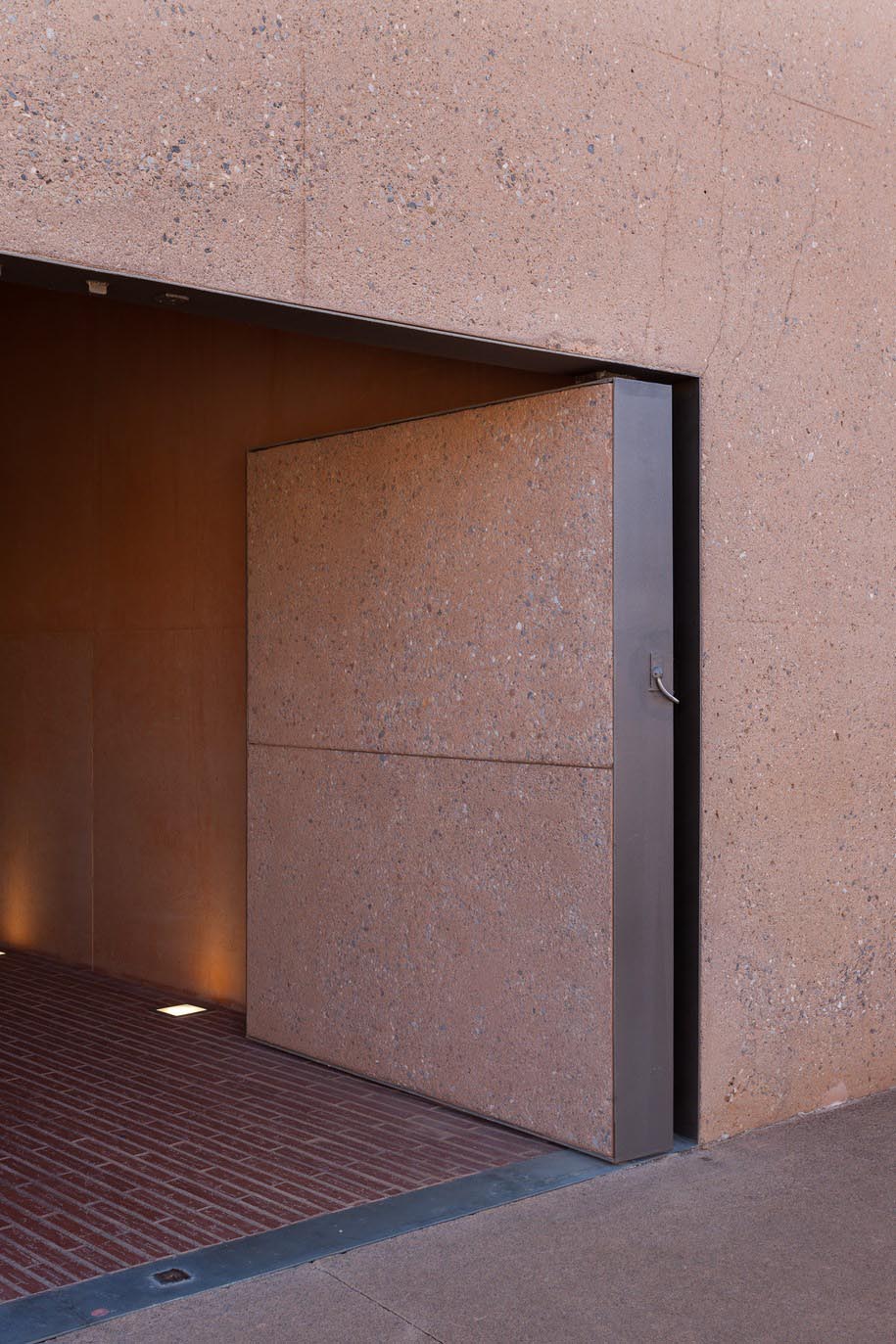 Archisearch The Rivesaltes Memorial is compressed between earth and sky, between past and memory / Rudy Ricciotti, Passelac & Roques Architects