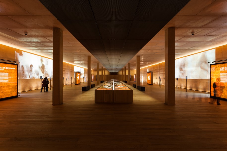 Archisearch The Rivesaltes Memorial is compressed between earth and sky, between past and memory / Rudy Ricciotti, Passelac & Roques Architects