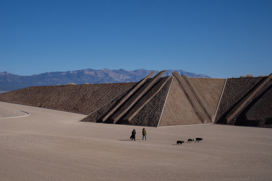 Archisearch O Michael Heizer ολοκλήρωσε το γλυπτό City στην έρημο της Νεβάδα | Archisearch