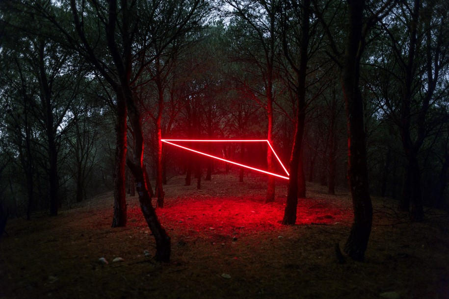 La Línea Roja, minimalism, geometry, lighting, landscape, Spain, red line, Nicolas Rivals, photography