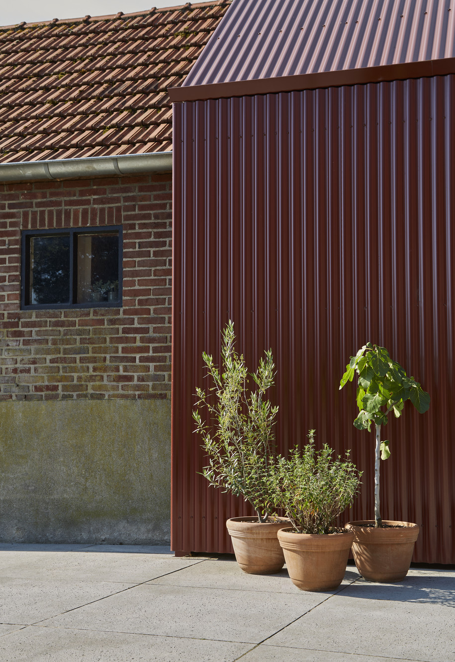Archisearch Outdoor living space in Nederweert, Netherlands | by De Nieuwe Context architecture office