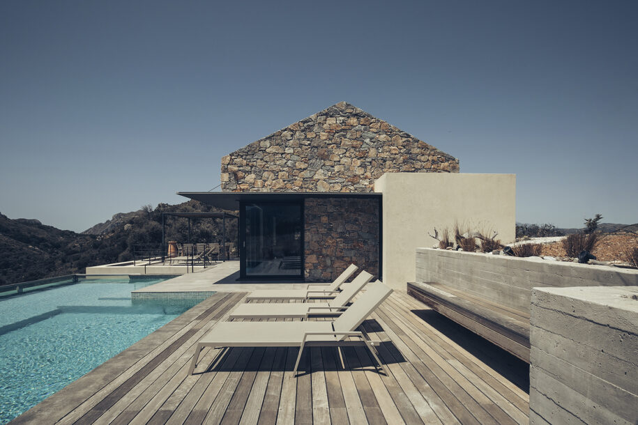 Archisearch Architects Chiara Armando & Vittoria Spinoni in collaboration with POLYERGO designed a summer house in Crete in strong connection with the genius loci