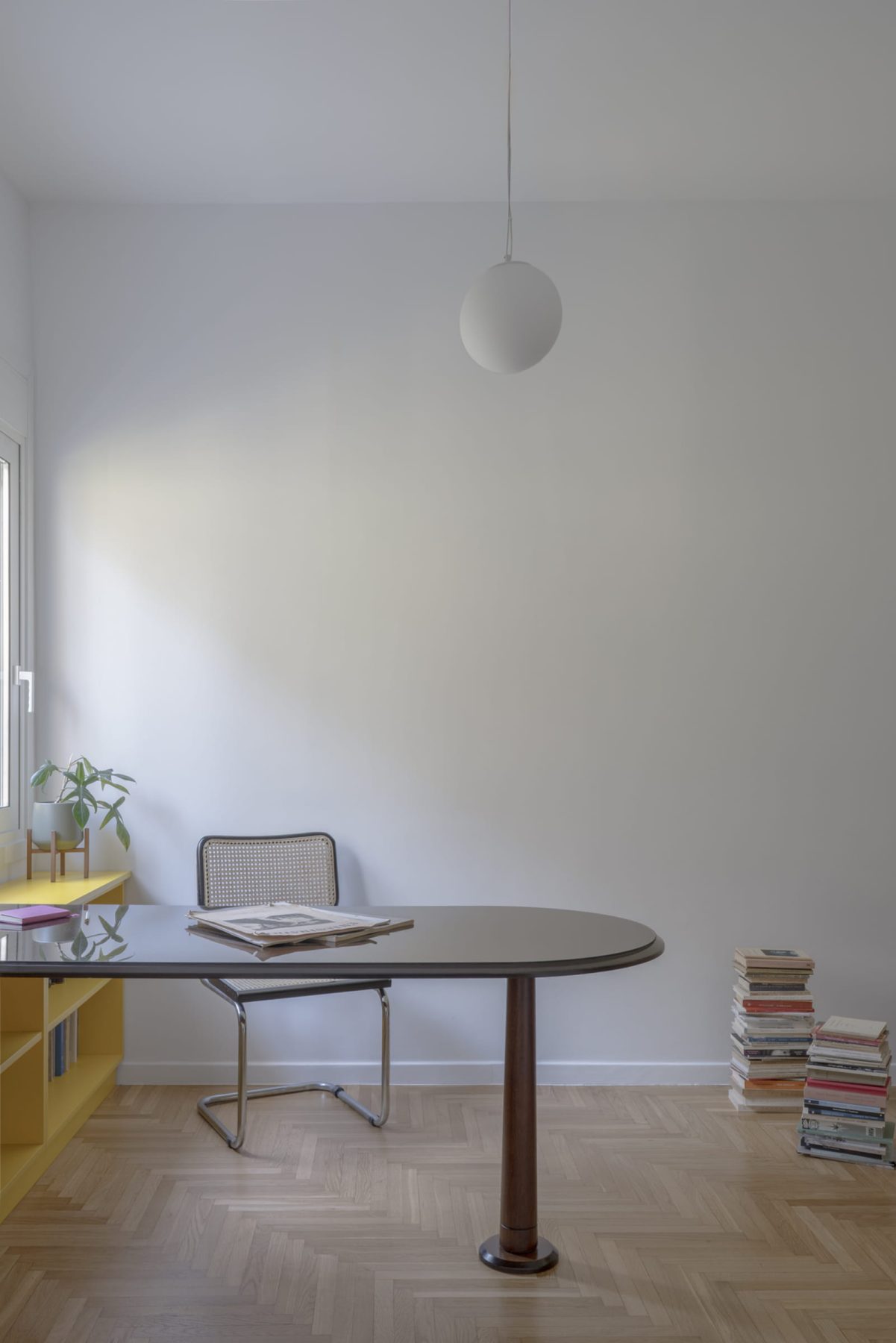 Archisearch More with Less: Studio Lok reconnects an Athenian apartment with the greenery of Finopoulou Hill