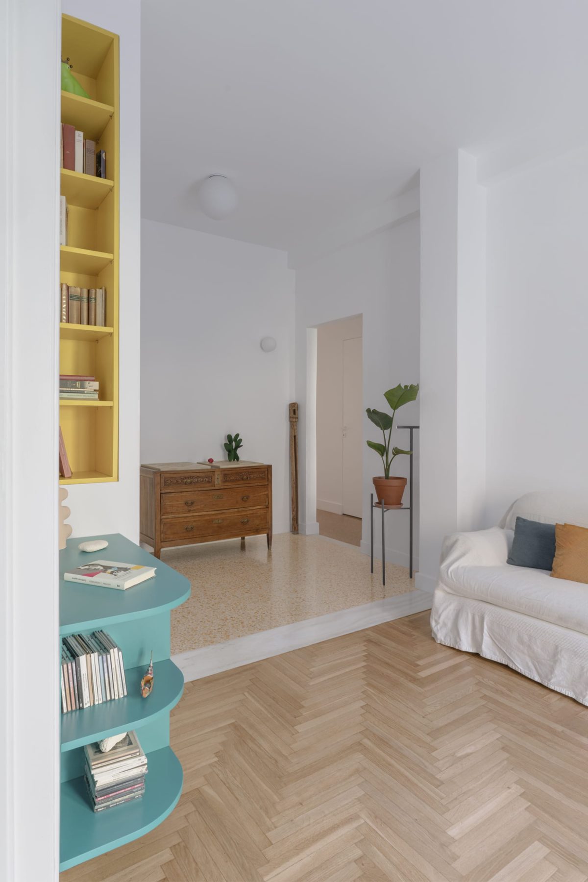 Archisearch More with Less: Studio Lok reconnects an Athenian apartment with the greenery of Finopoulou Hill